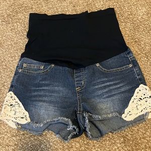 Maternity shorts